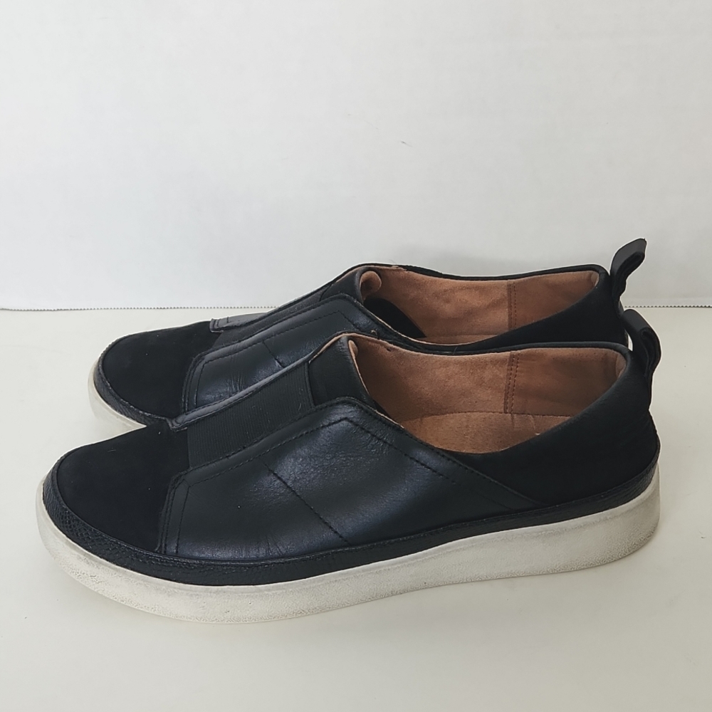 Vionic Women's Black Suede and Leather Slip on Sneakers Size 9